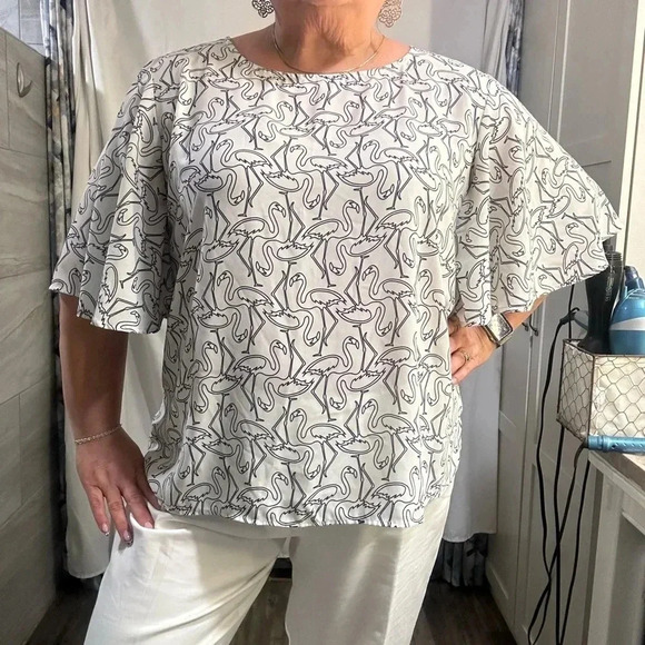 Eloquii Tops - Eloquii dress shirt with flamingos in black trim. Size 18 with oversize sleeve